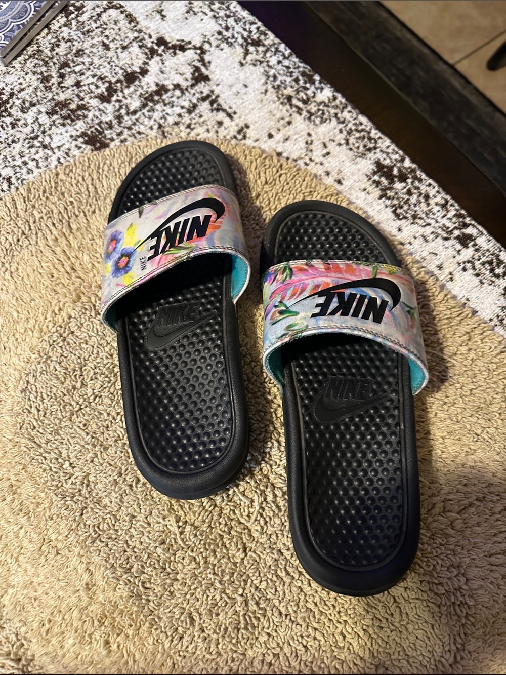 Nike Kids Floral Strap Black Slide Sandals - Picture 6 of 6